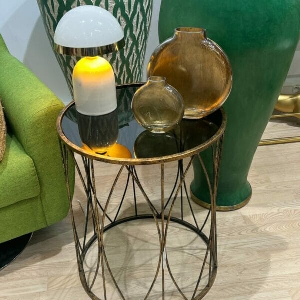Table basse ronde en verre et metal doré meuble décoration de la boutique plume magasin de déco aux docks 76 rouen normandie