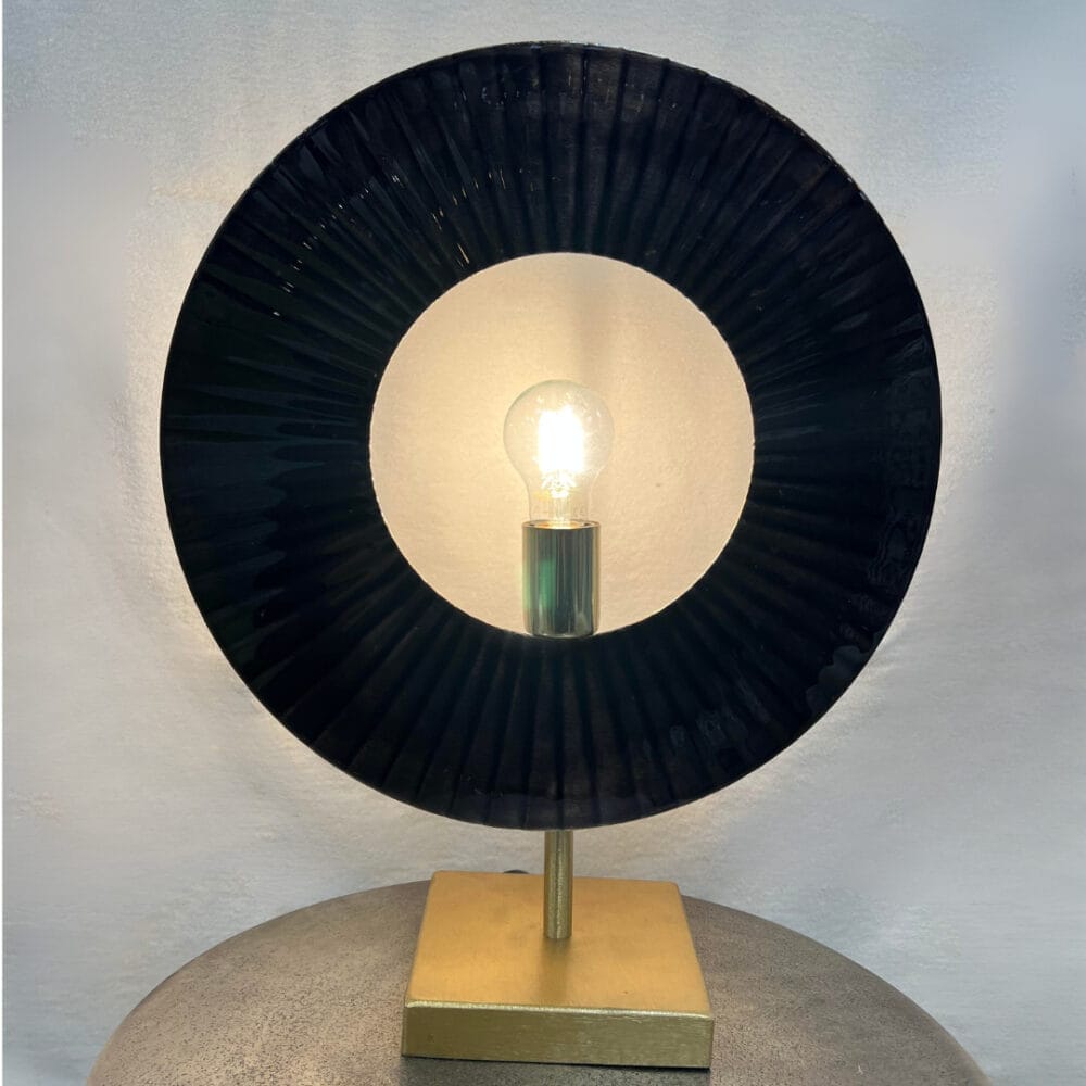 Lampe Lily - lampe cercle avec stries or. Boutique plume magasin de décor Rouen le petit quevilly Normandie