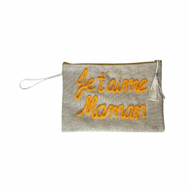 Pochette artisanale " je t'aime maman" brodé jaune boutique Plume magasin de décoration Rouen le petit Quevilly Normandie