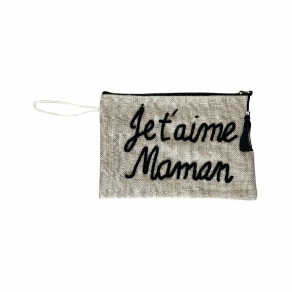 Pochette artisanale " je t'aime maman" brodé noir boutique Plume magasin de décoration Rouen le petit Quevilly Normandie