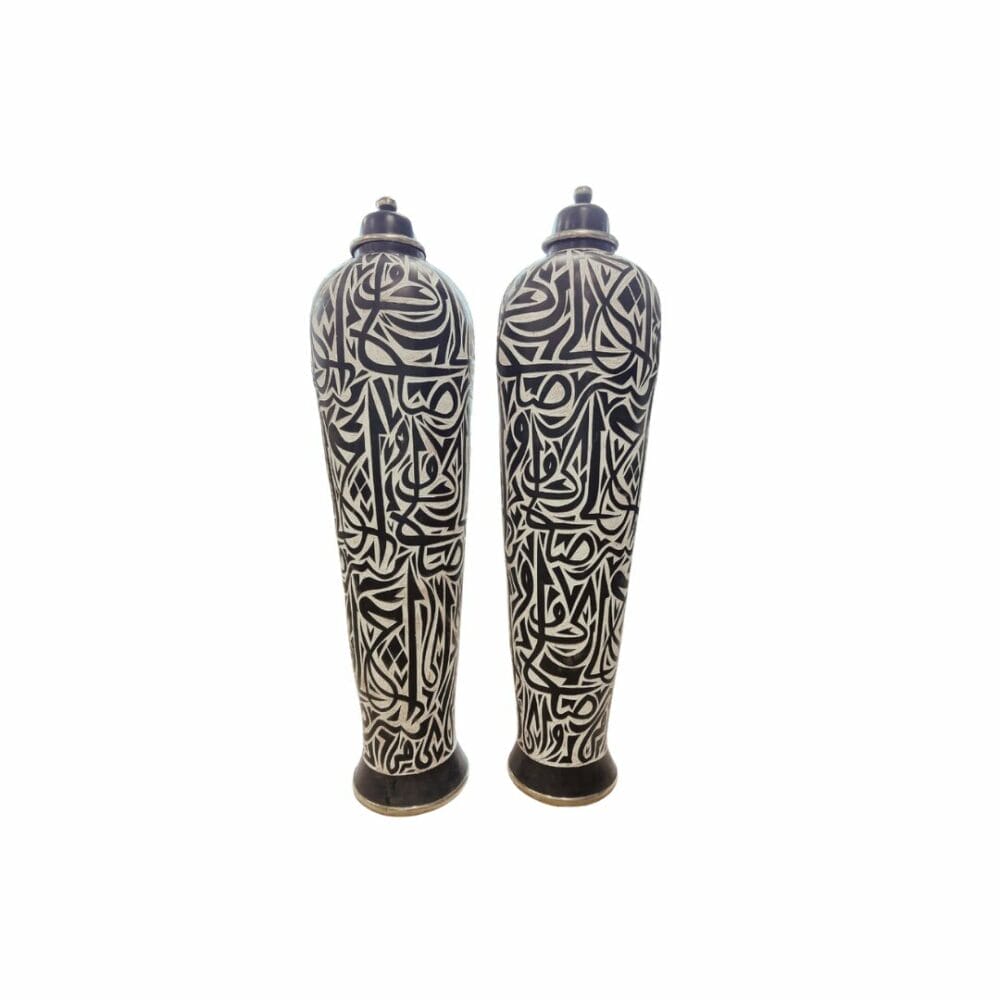 Jarre à motifs arabesques noire et blanche artisanale en céramique décoration la boutique Plume magasin de déco rouen le petit quevilly normandie