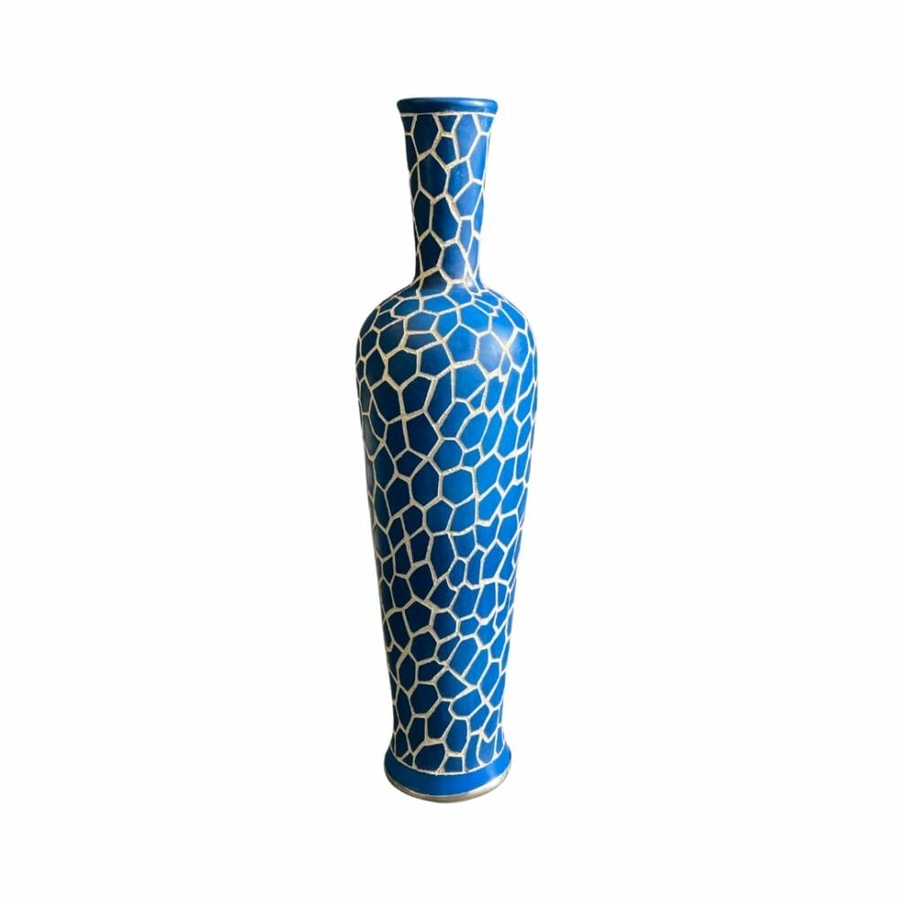 Jarre Rosi bouteille bleu majorelle, une pièce artisanale en céramique sculptée à la main. Décoration de la boutique Plume magasin de déco rouen le petit quevilly normandie