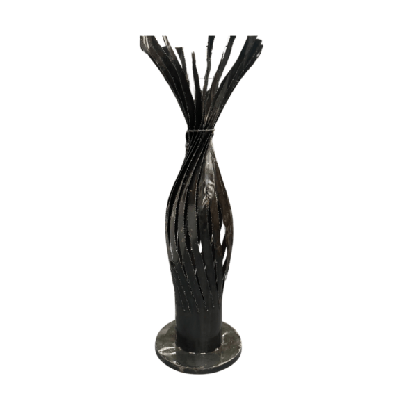 Sculpture en métal artisanale d'un palmier une décoration de la boutique Plume magasin de déco aux docks76 à Rouen