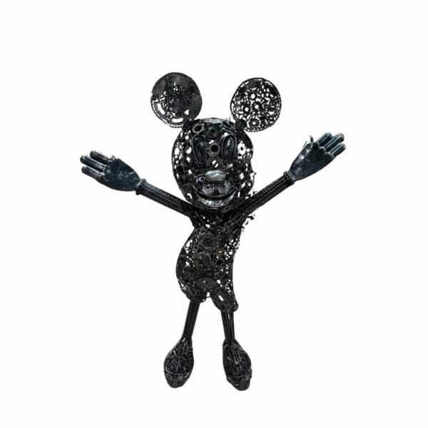 Sculpture artisanal en métal de Mickey décoration de la boutique Plume magasin de déco aux docks76 rouen normandie